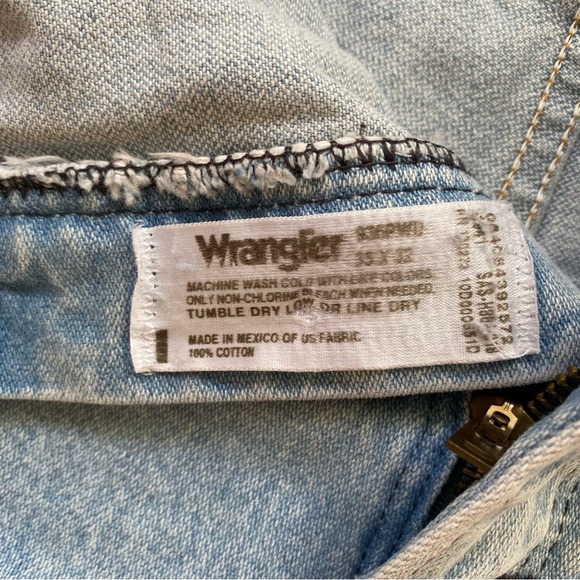 Vintage Wrangler Distressed Denim Jean Shorts - Picture 4 of 4